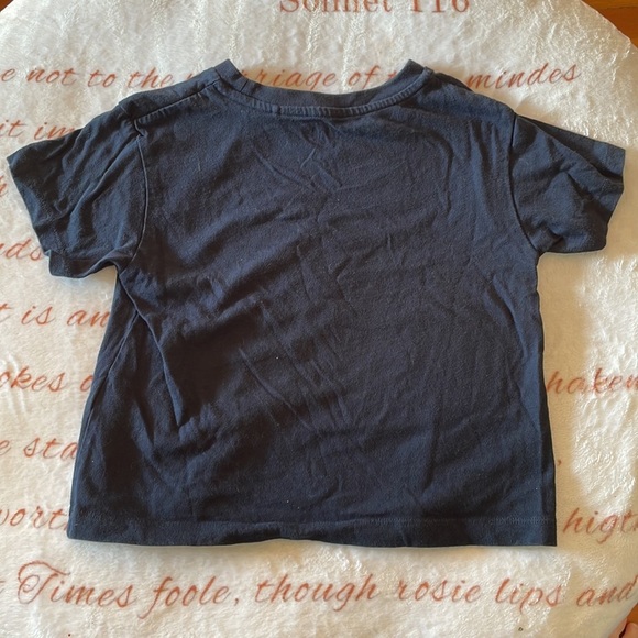 Uniqlo x Disney Graphic T-Shirt Kids 5/6 Navy Short Sleeve Minnie Daisy Figaro - Picture 2 of 2